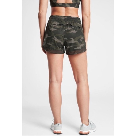 Athleta ⚜️ Multi Green Camo Mesh Racer Run Short 4” - Picture 2 of 9